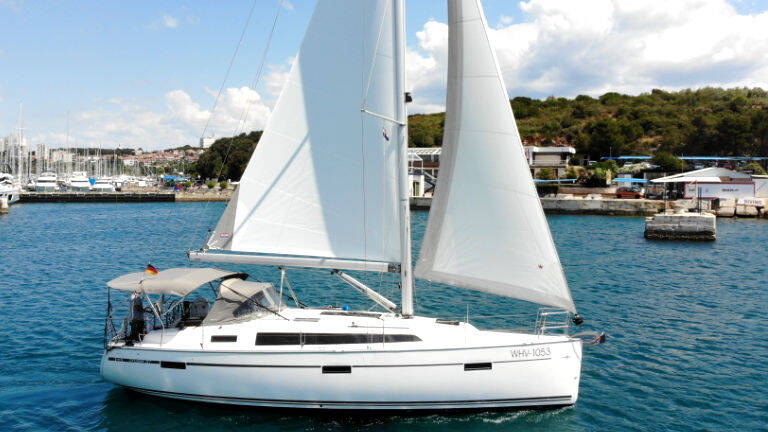 Bavaria Cruiser 37  | Bibi