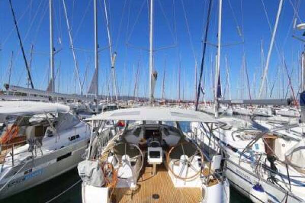 Bavaria Cruiser 37