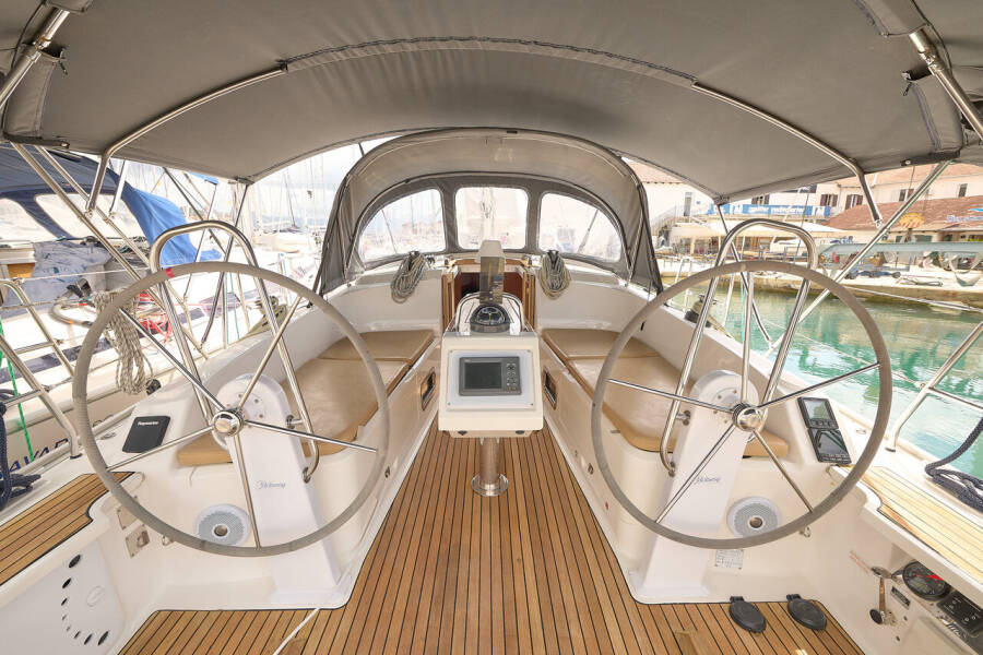 Bavaria Cruiser 37  | Toni