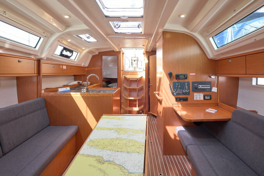 Bavaria Cruiser 37  | Toni