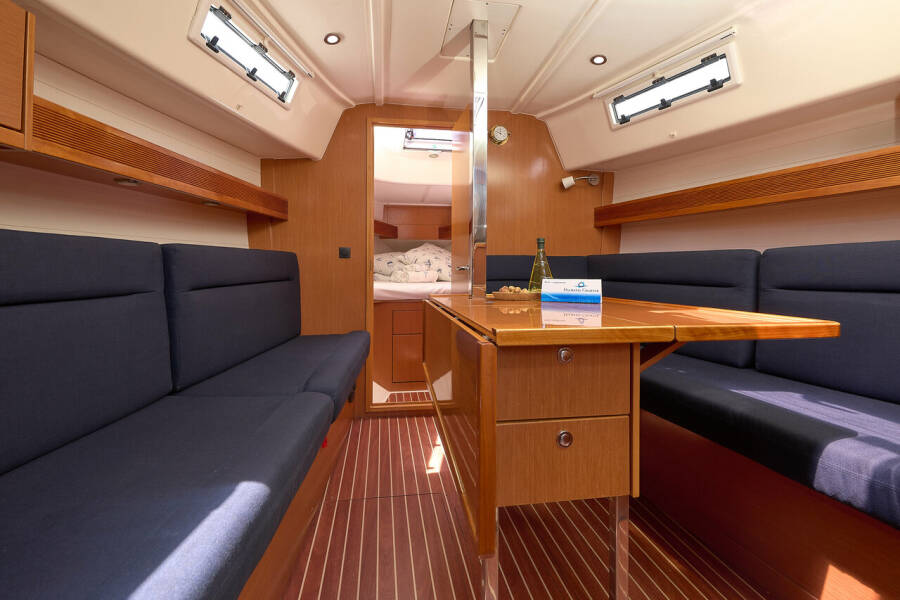 Bavaria Cruiser 37  | Toni