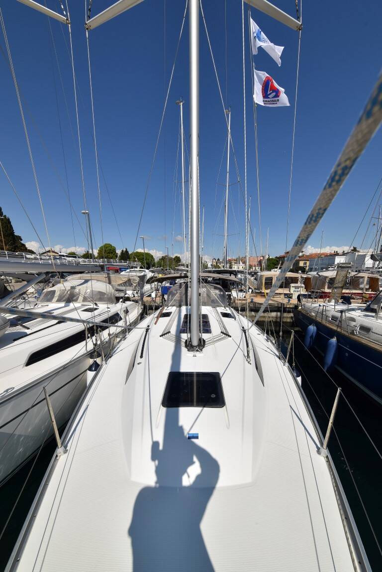 Bavaria Cruiser 37  | Viviana