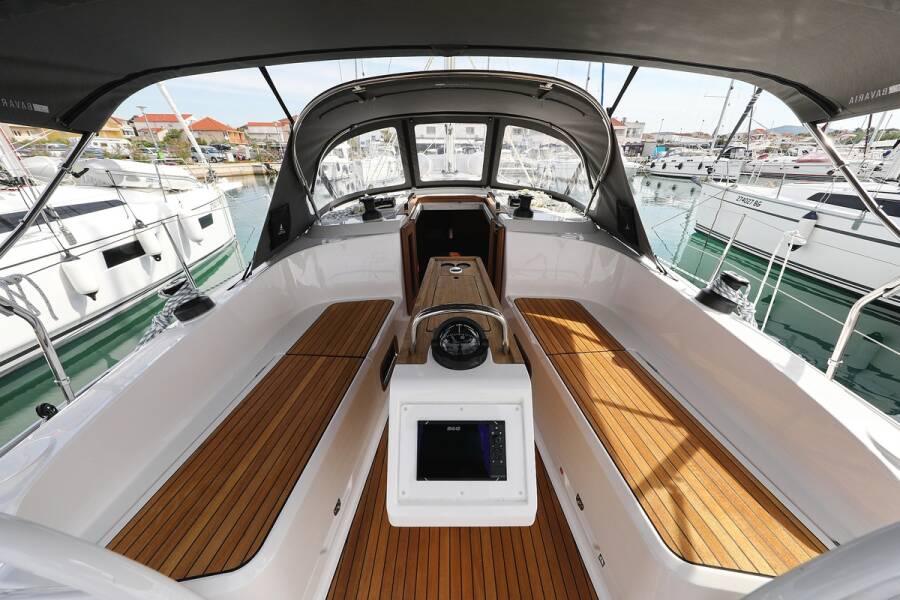 Bavaria Cruiser 37  | aMore