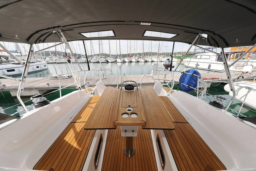 Bavaria Cruiser 37  | aMore