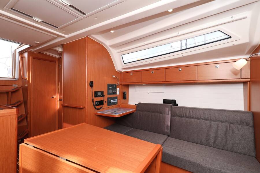 Bavaria Cruiser 37  | aMore