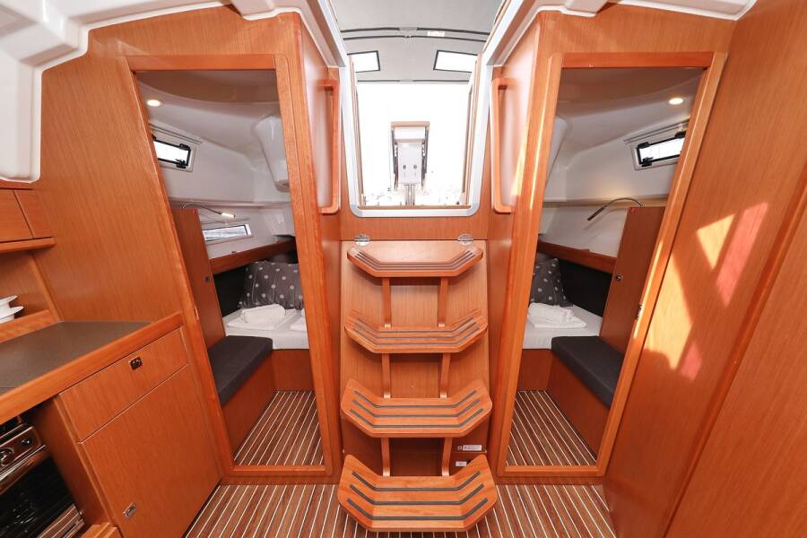 Bavaria Cruiser 37  | aMore