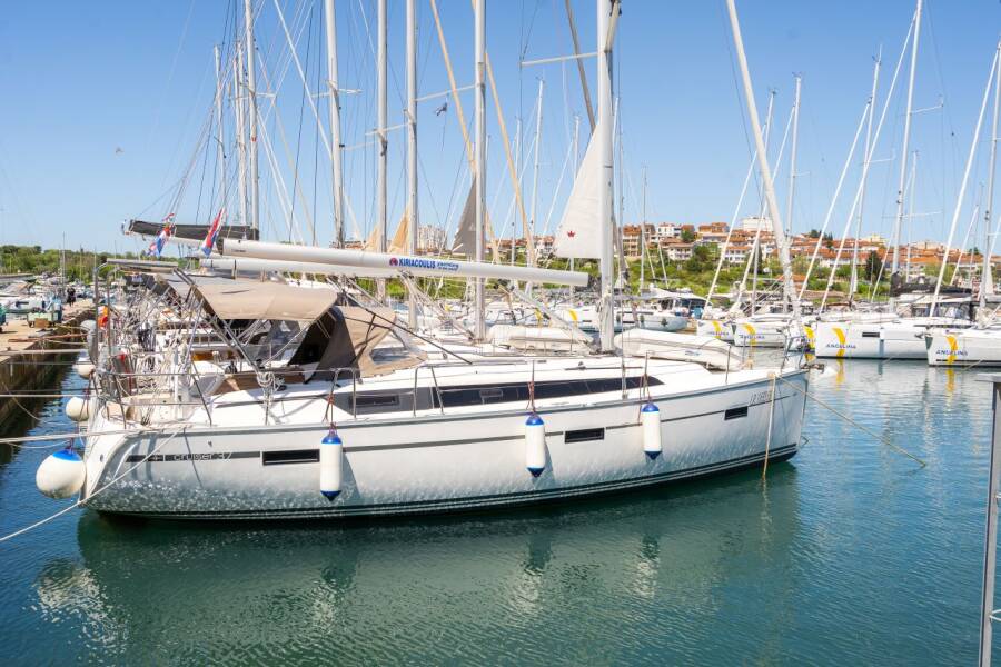 Bavaria Cruiser 37  | Kata