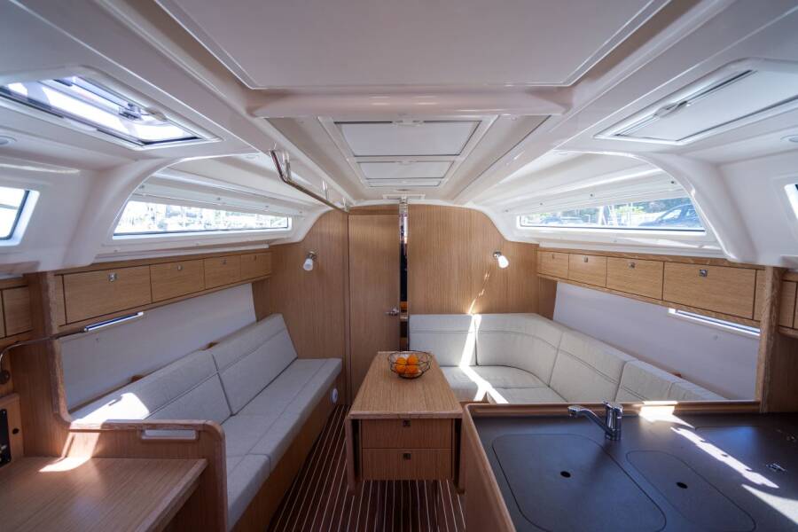 Bavaria Cruiser 37  | Kata