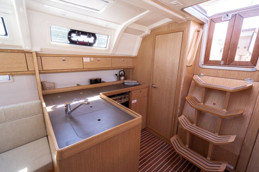 Bavaria Cruiser 37  | Kata