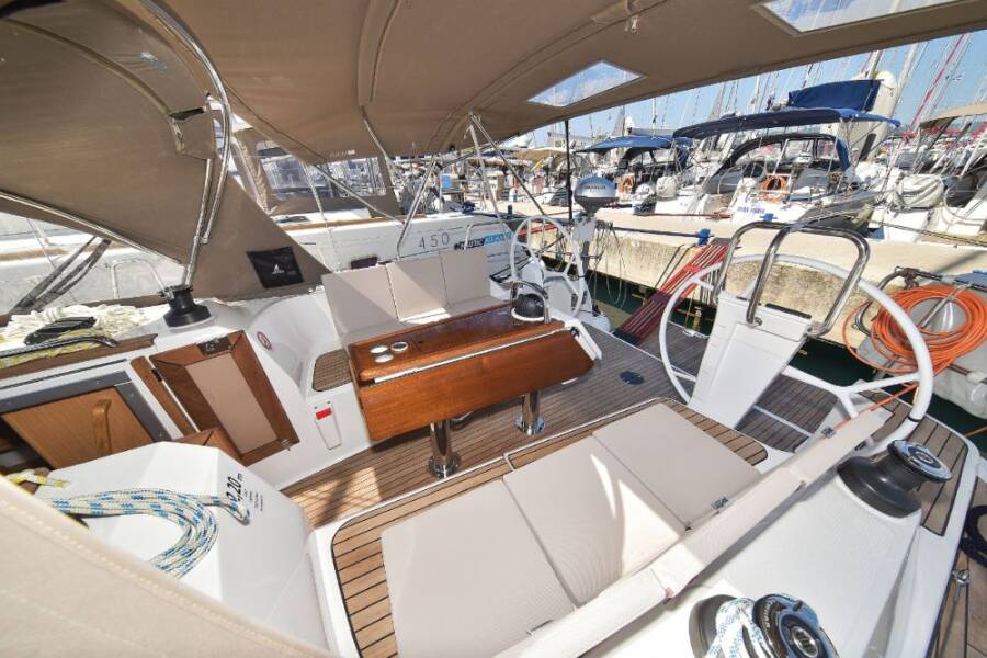 Bavaria Cruiser 37  | White Pearl 