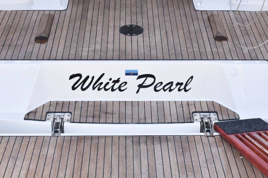 Bavaria Cruiser 37  | White Pearl 