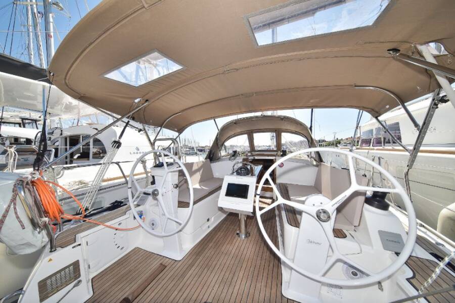 Bavaria Cruiser 37  | White Pearl 