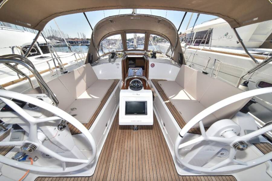 Bavaria Cruiser 37  | White Pearl 