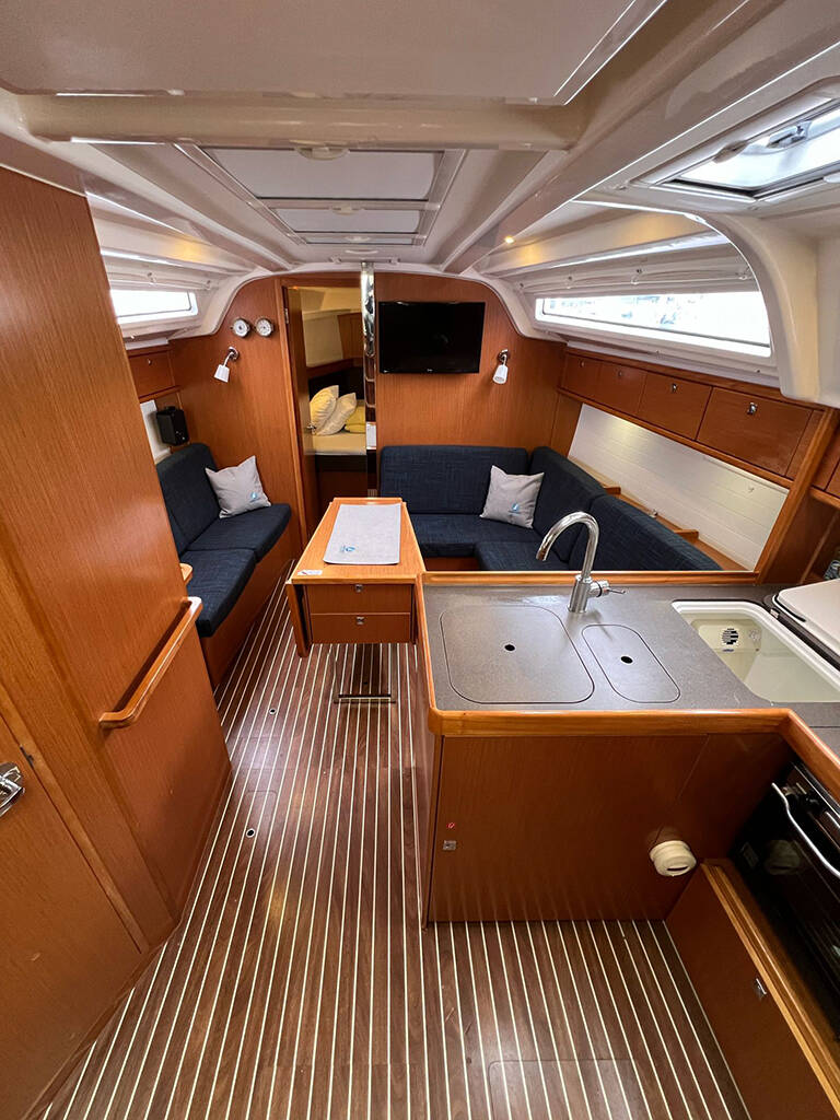 Bavaria Cruiser 37  | Bura