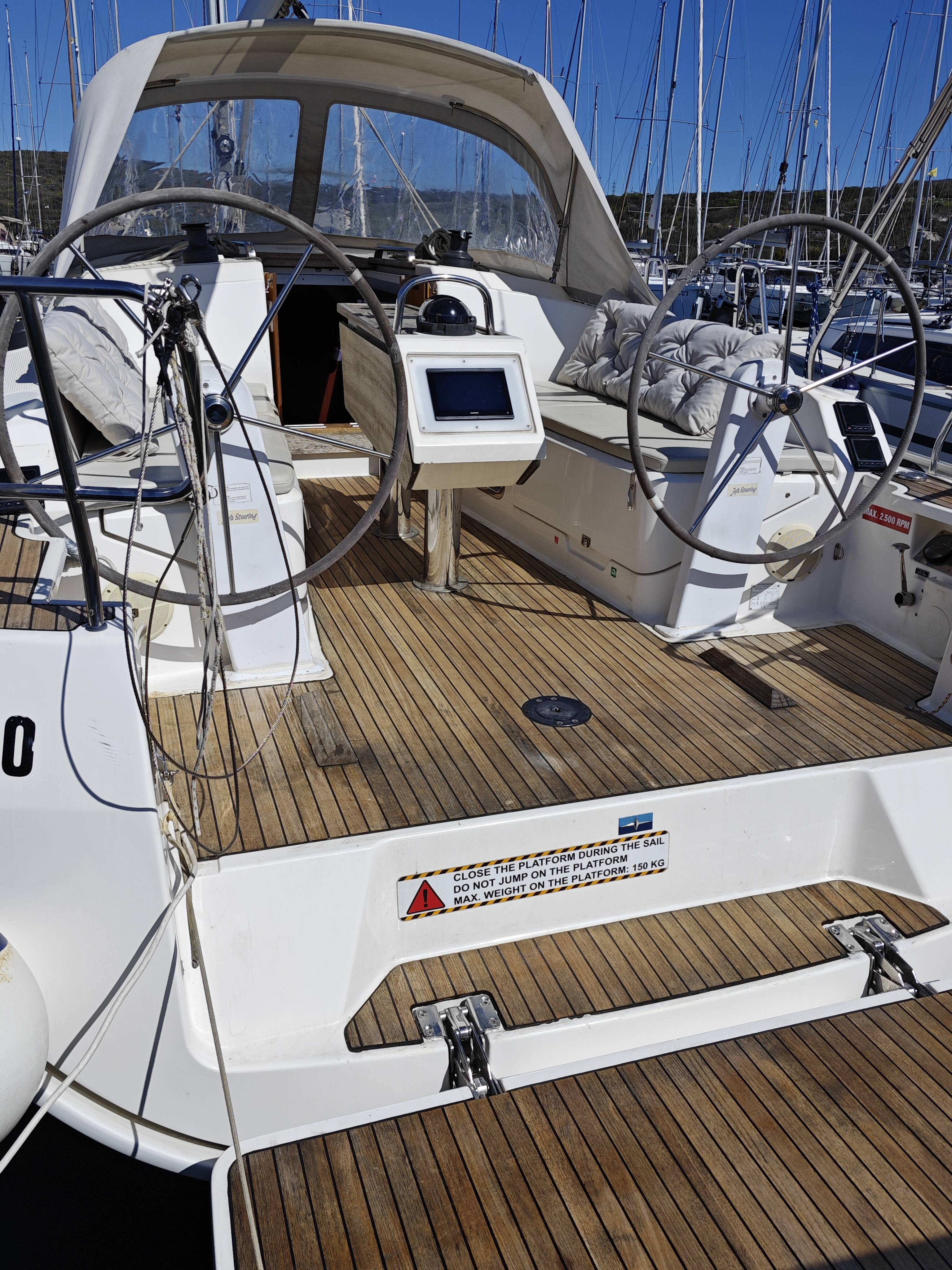 Bavaria Cruiser 37  | Jugo