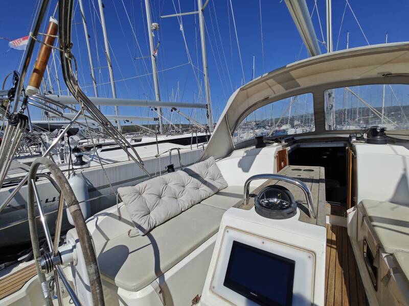 Bavaria Cruiser 37  | Jugo
