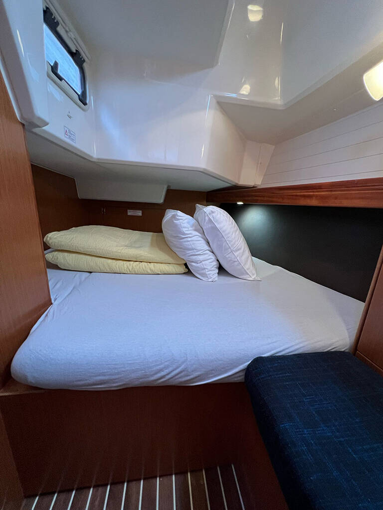 Bavaria Cruiser 37  | Jugo