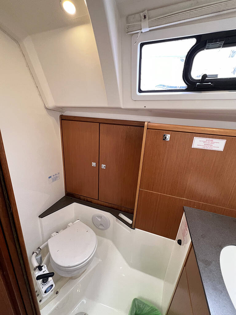 Bavaria Cruiser 37  | Jugo
