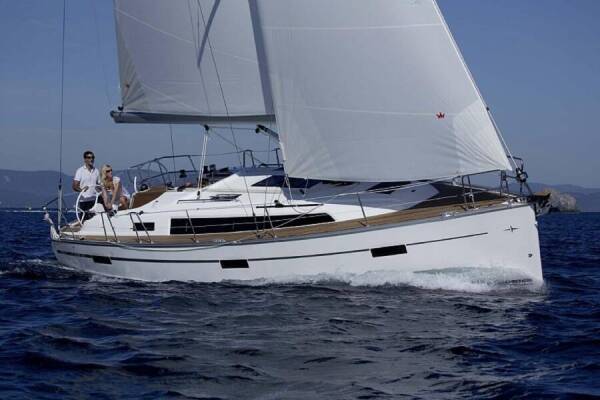 Bavaria Cruiser 37