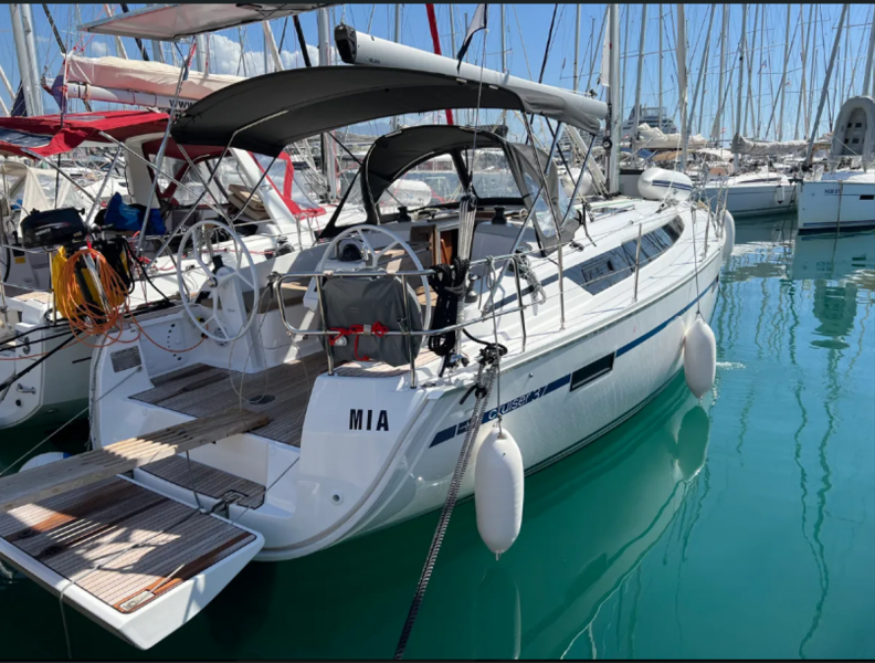 Bavaria Cruiser 37  | Mia