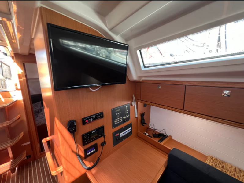 Bavaria Cruiser 37  | Mia