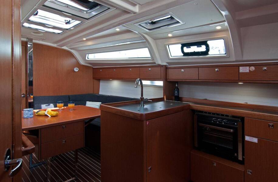 Bavaria Cruiser 37  | Adria Nina