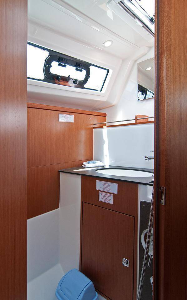 Bavaria Cruiser 37  | Adria Nina
