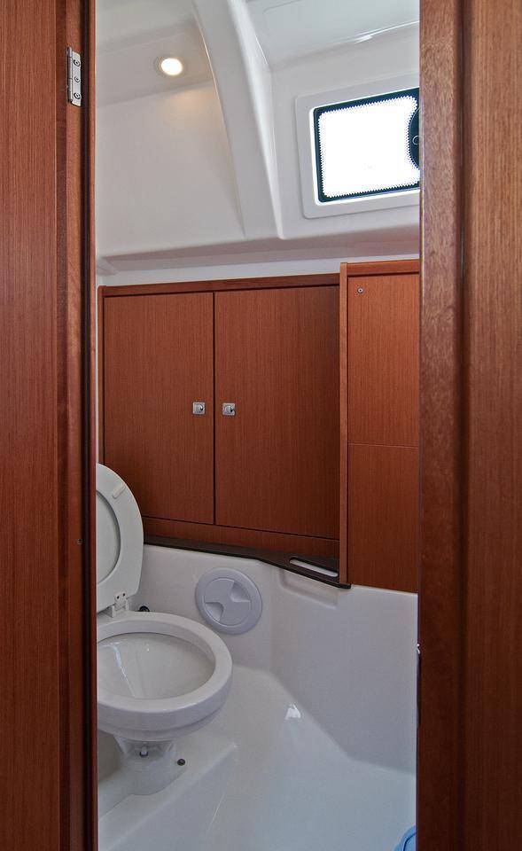 Bavaria Cruiser 37  | Adria Nina