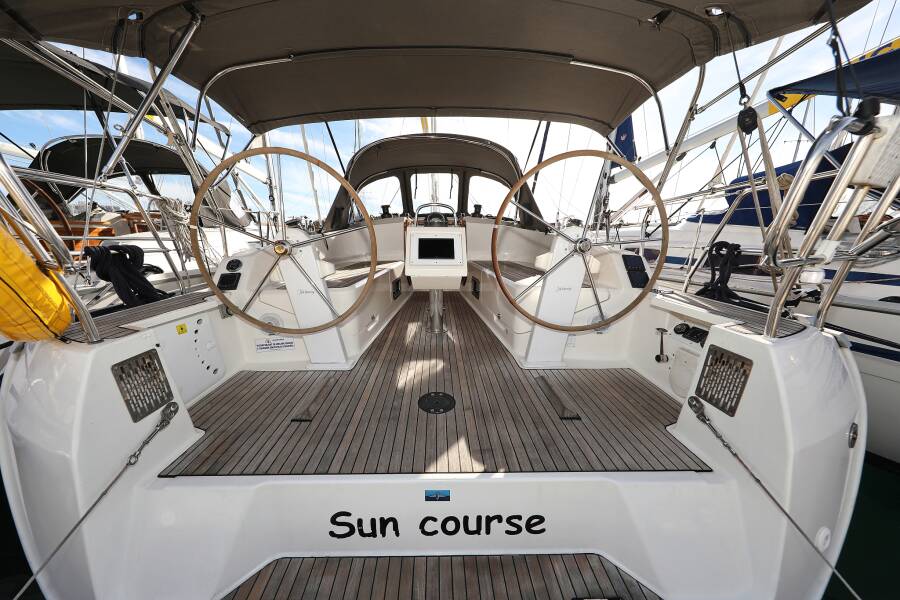 Bavaria Cruiser 37  | Sun Course