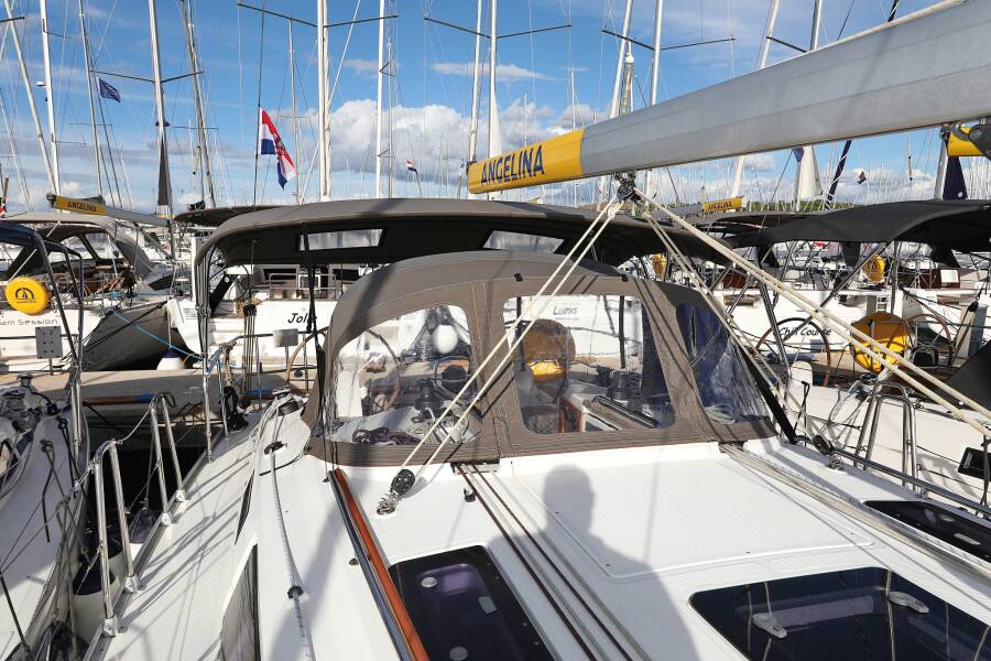 Bavaria Cruiser 37  | Sun Course
