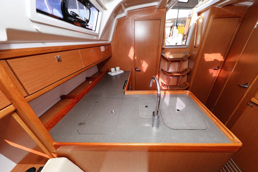 Bavaria Cruiser 37  | Sun Course