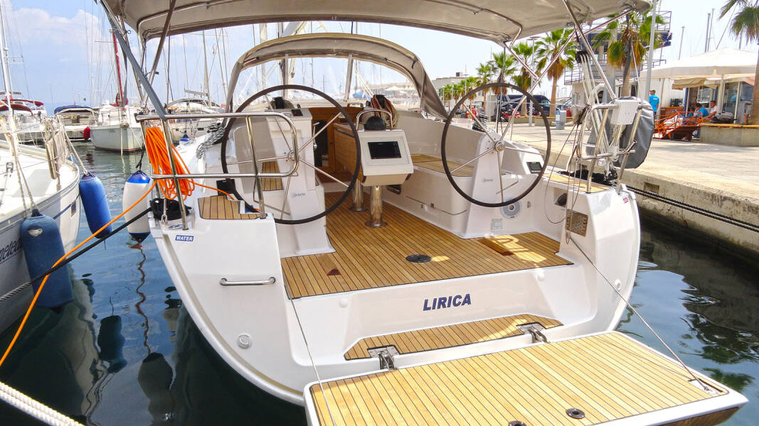 Bavaria Cruiser 37  | Lirica