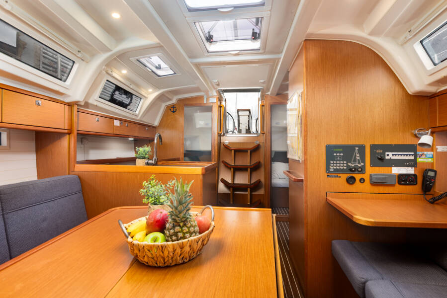 Bavaria Cruiser 37 | Fjaka