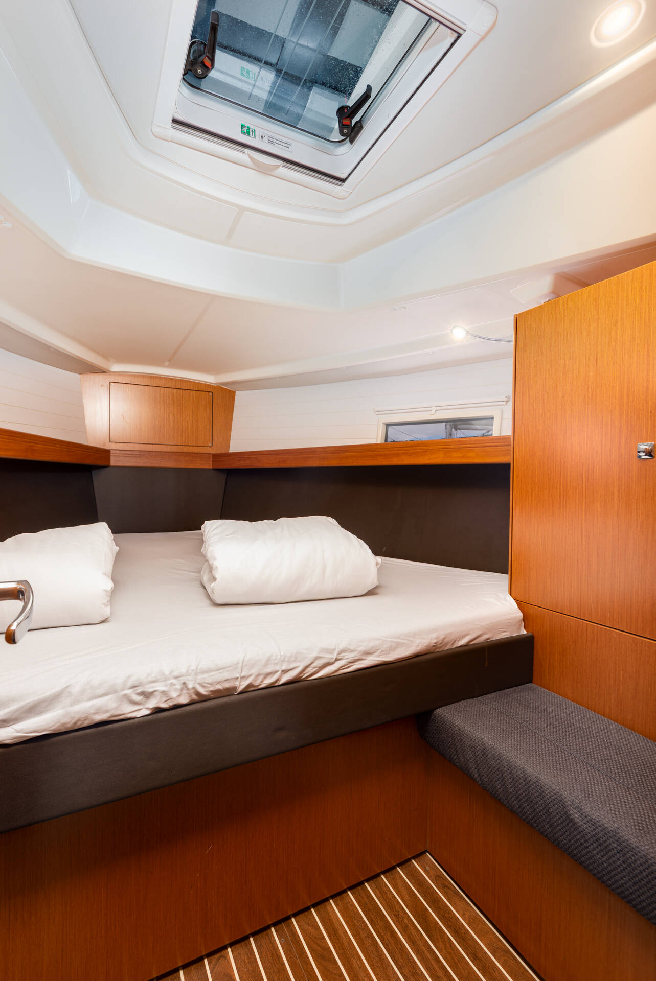 Bavaria Cruiser 37 | Fjaka