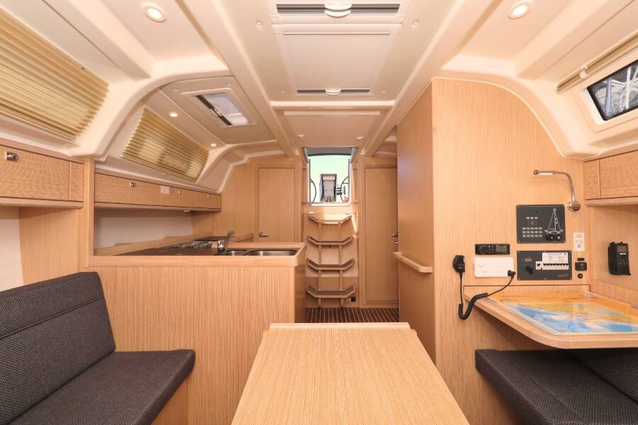 Bavaria Cruiser 37 | Jazz Band