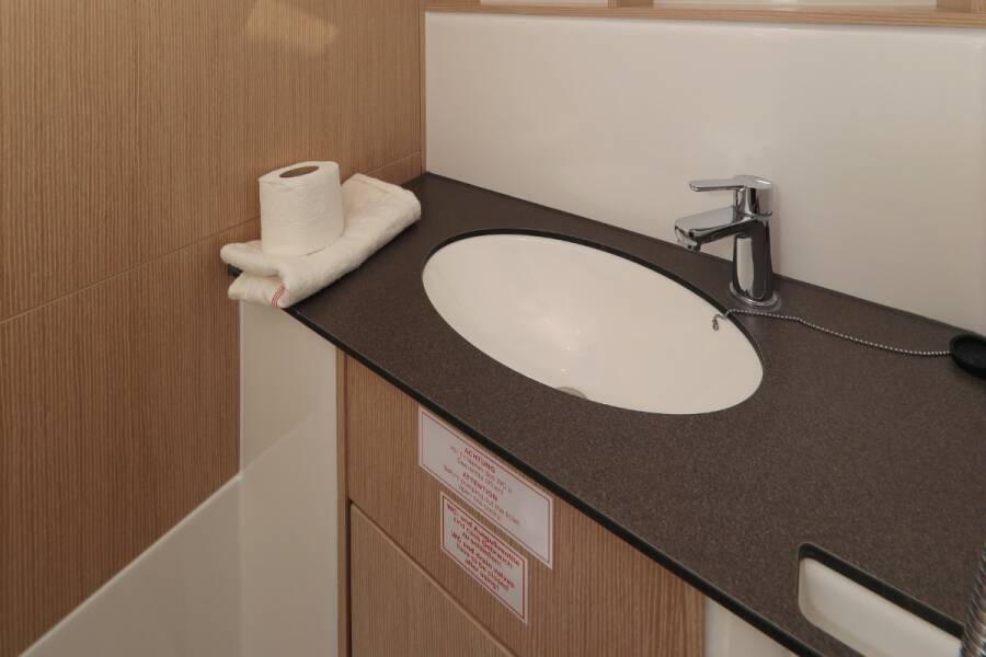 Bavaria Cruiser 37 | Jazz Band