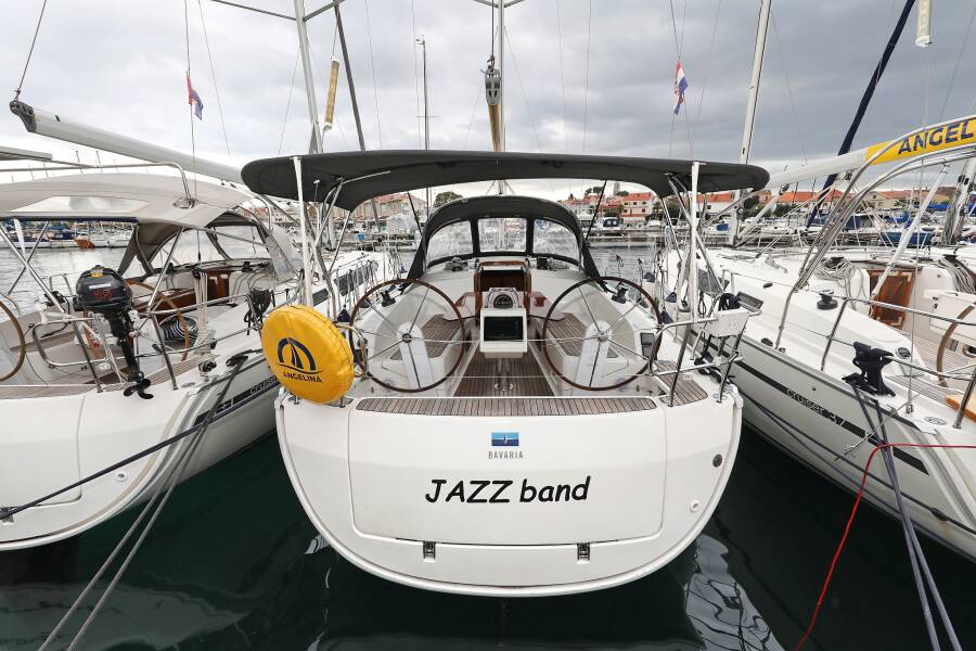 Bavaria Cruiser 37 | Jazz Band