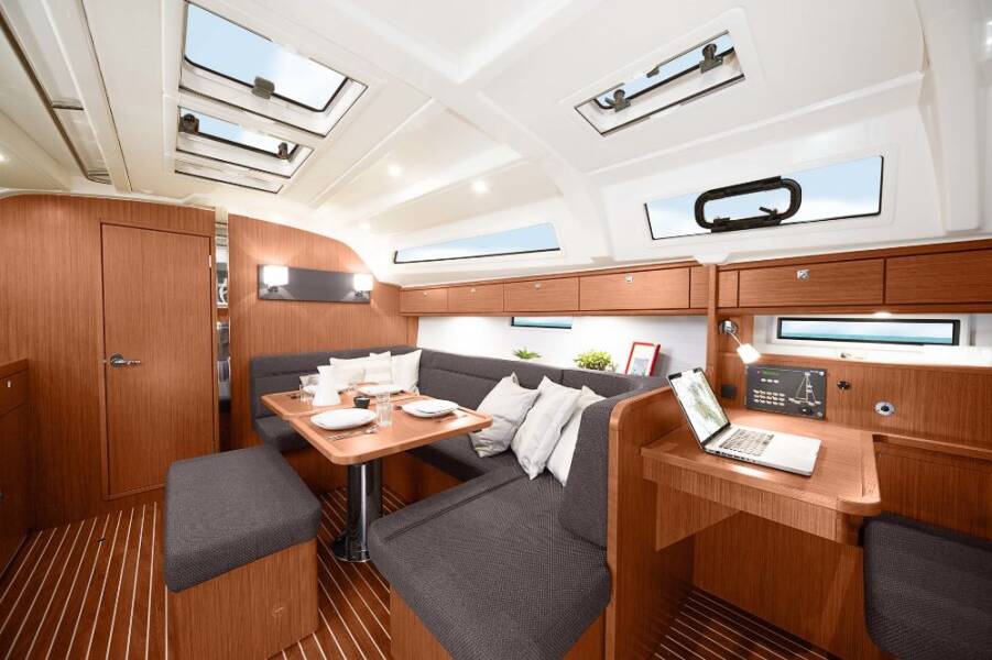 Bavaria Cruiser 41  | Whatever