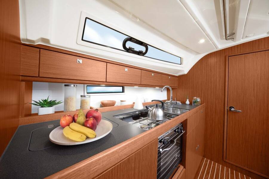 Bavaria Cruiser 41  | Whatever