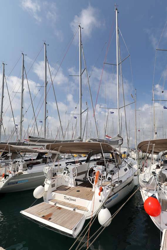 Bavaria Cruiser 41S  | Kraljevna (19)