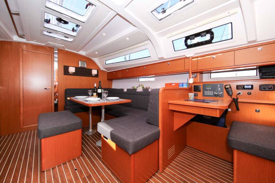Bavaria Cruiser 41S  | Kraljevna (19)