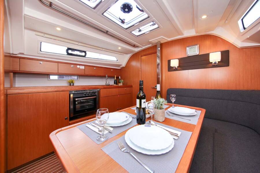 Bavaria Cruiser 41S  | Kraljevna (19)