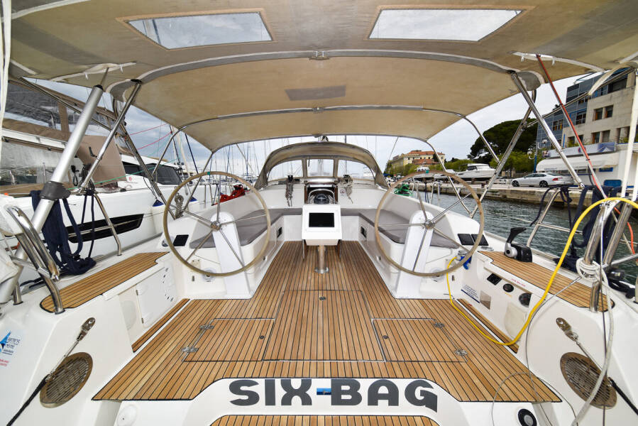 Bavaria Cruiser 46  | Six Bag