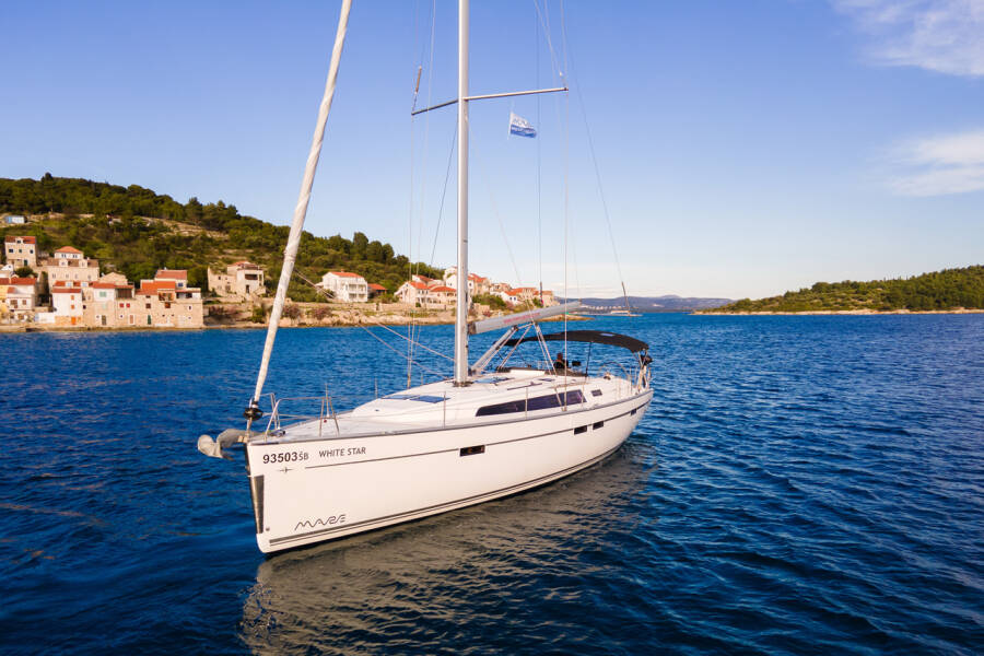 Bavaria Cruiser 46  | White Star