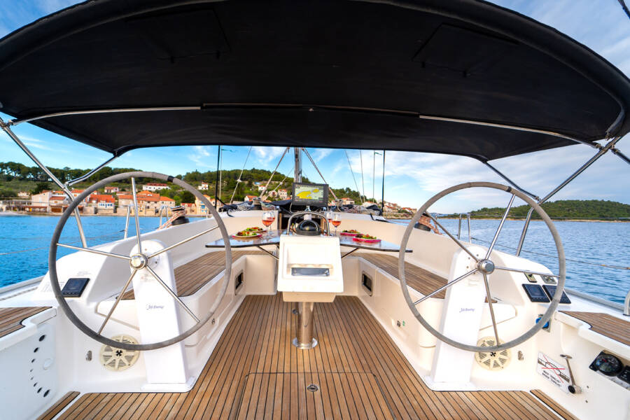 Bavaria Cruiser 46  | White Star