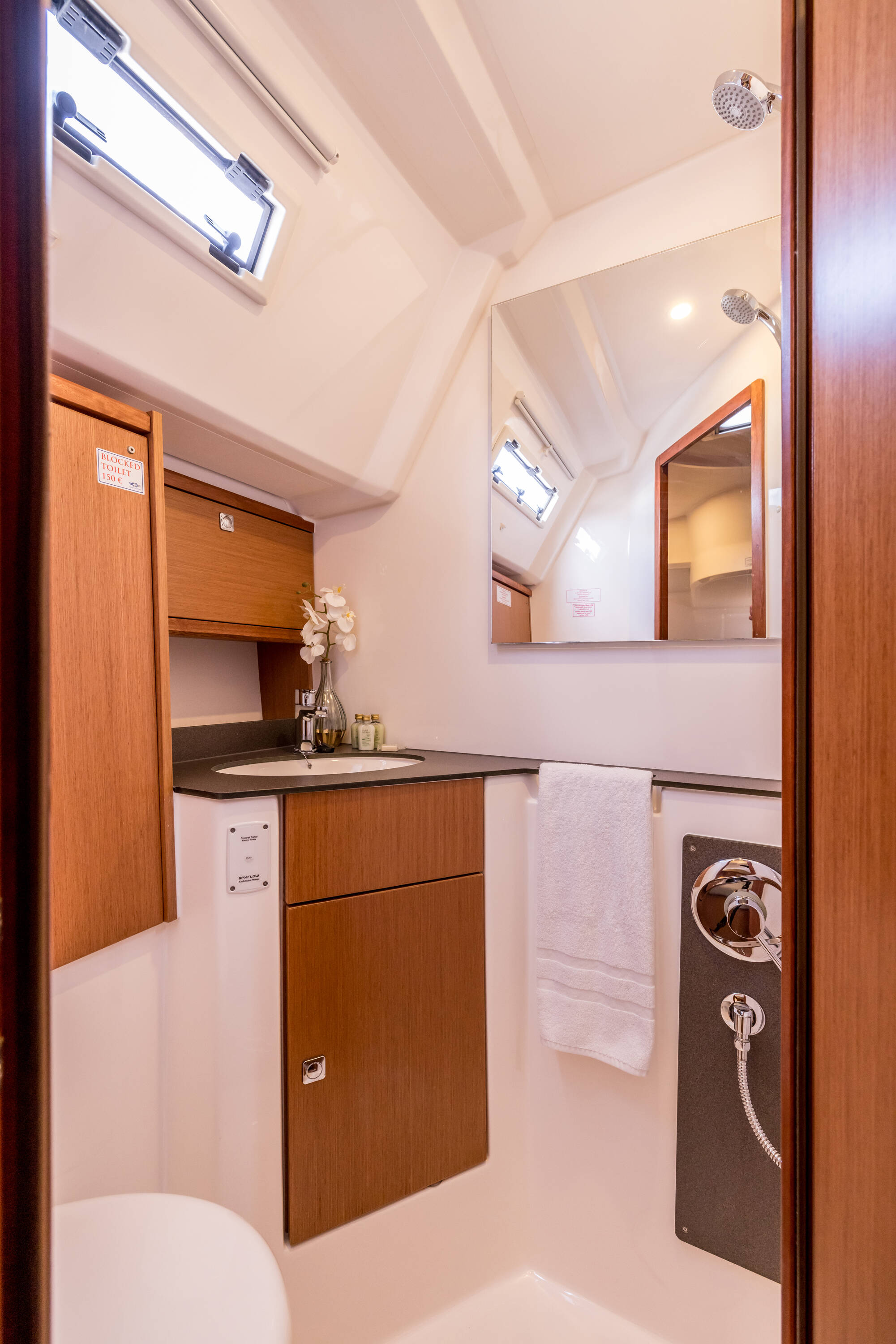 Bavaria Cruiser 46  | Sea Sparkle