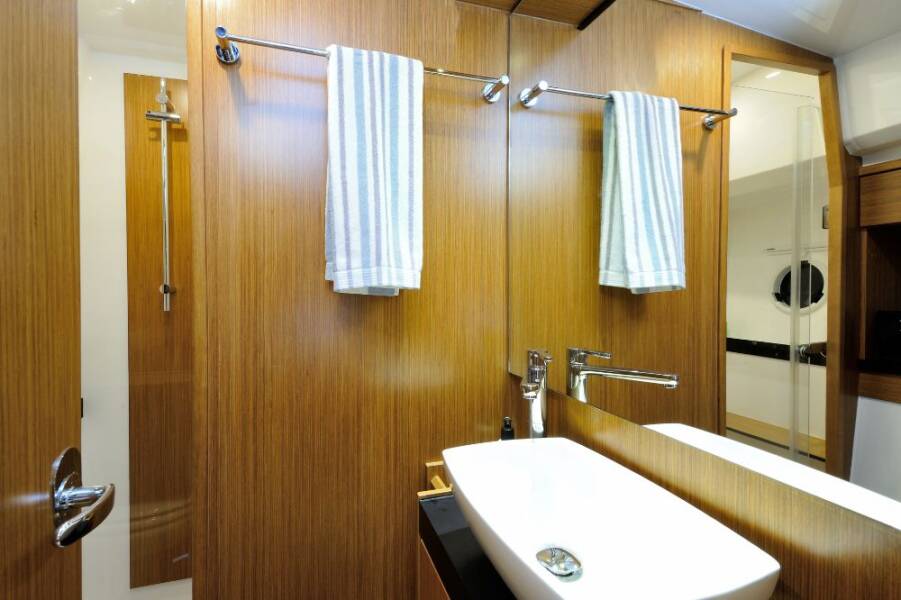 Bavaria Virtess 420 | Zanngi