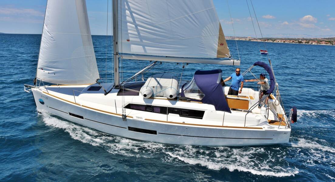 Dufour 382 GL  | Louise