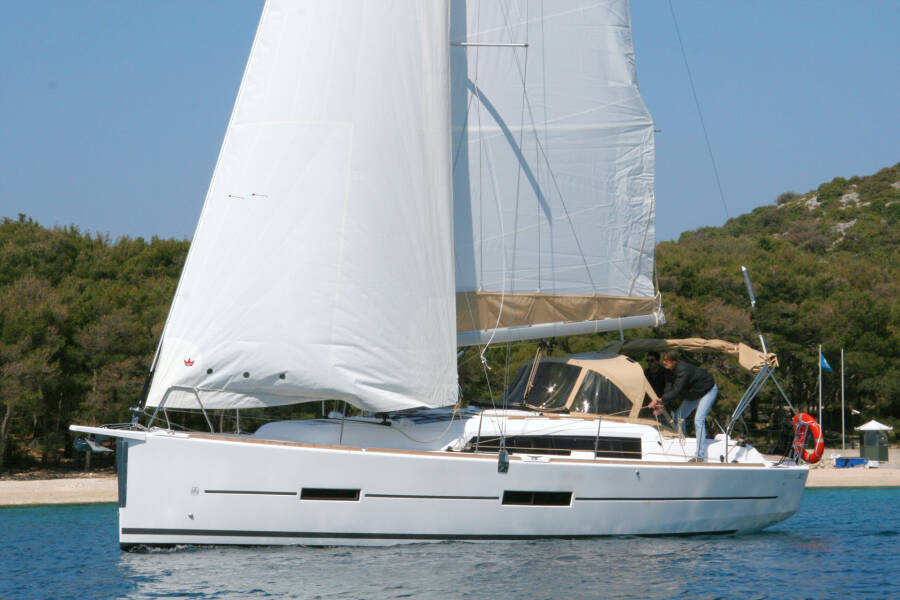 Dufour 382 GL  | Henry