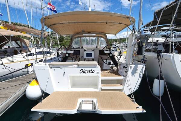 Dufour 390